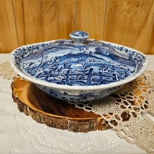 Vintage Royal Wessex Blue Shakespeare Country Covered Vegetable Bowl Lid 10"